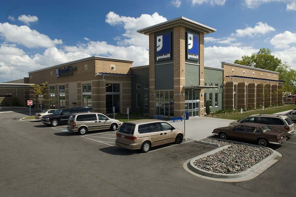 Goodwill_Wauwatosa-Store