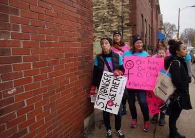 102117_womenmarchmke_0033p