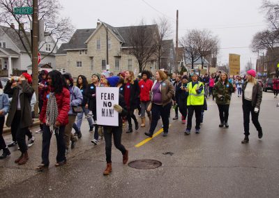 102117_womenmarchmke_0901p