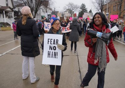 102117_womenmarchmke_2710p