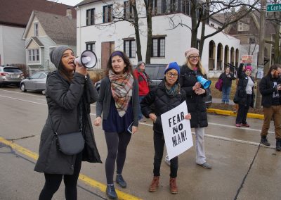 102117_womenmarchmke_2855p