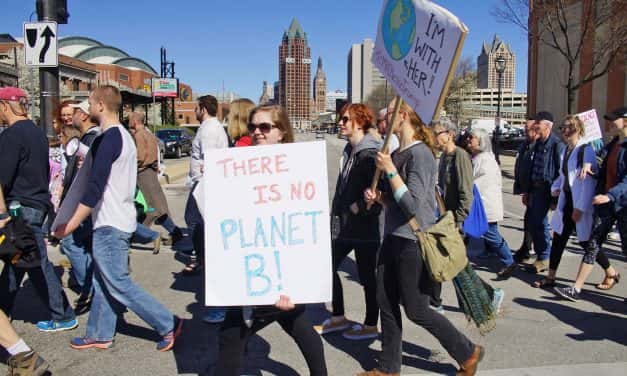 Photo Essay: Nerds with words join national science march