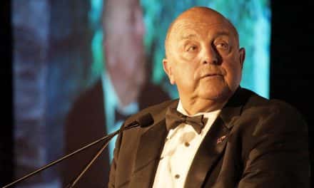 Barry Alvarez honored at gala for Cancer Foundation