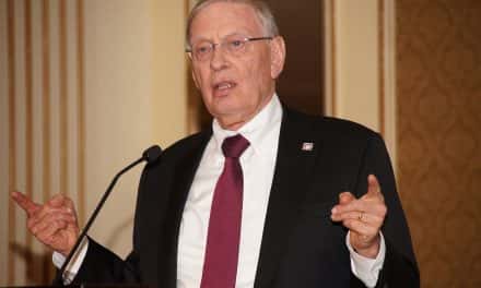 Bud Selig shares his love for history and baseball at MCHS Awards
