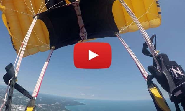 Video: U.S. Army Golden Knights parachute into Milwaukee Airshow