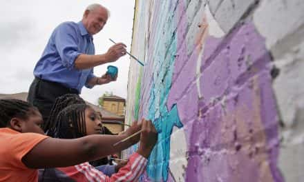 Residents joins Mayor Barrett for special Sherman Park paint day