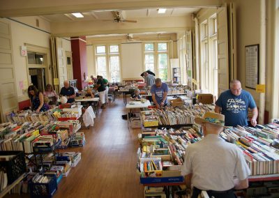 080517_hungerbooksale_158