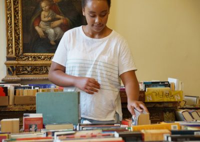 080517_hungerbooksale_195