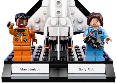 legospacewomenset_06