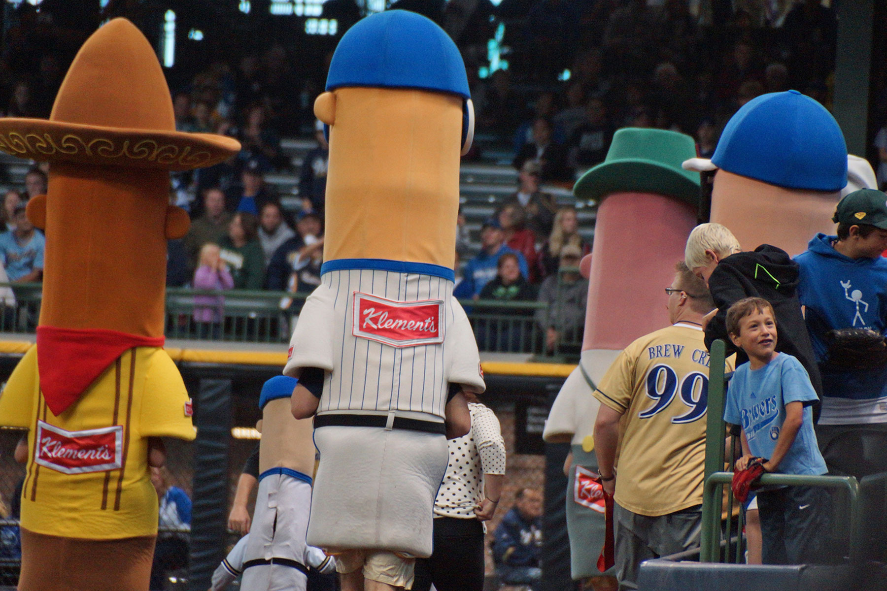 milwaukee brewers sausage race gif