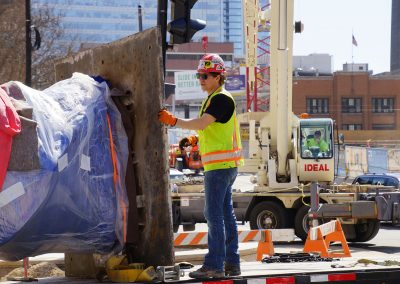 043018_cityhallsculptureinstall_0012