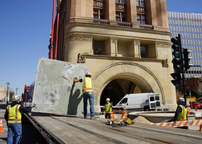 043018_cityhallsculptureinstall_0083