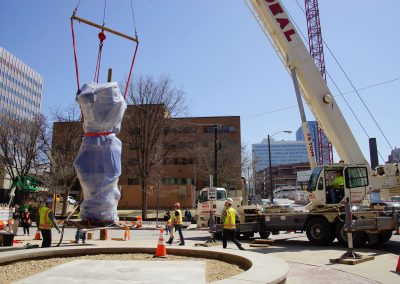 043018_cityhallsculptureinstall_0440