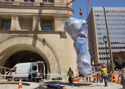 043018_cityhallsculptureinstall_0455