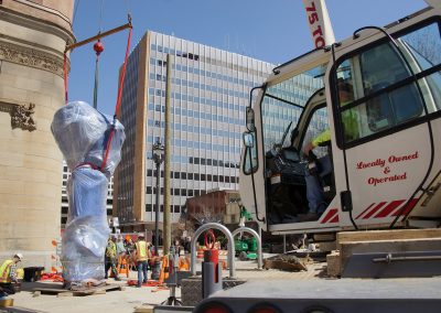 043018_cityhallsculptureinstall_0503