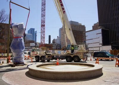 043018_cityhallsculptureinstall_0516