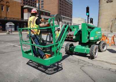 043018_cityhallsculptureinstall_0524