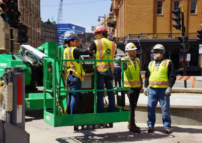 043018_cityhallsculptureinstall_0731