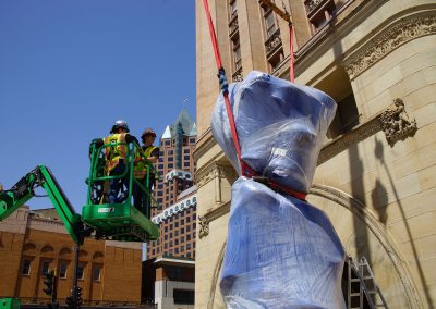 043018_cityhallsculptureinstall_0749