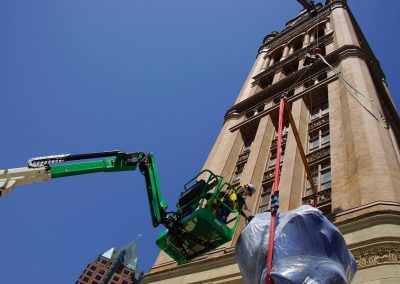 043018_cityhallsculptureinstall_0815