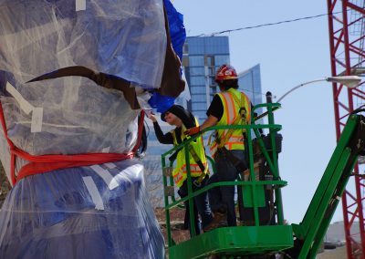 043018_cityhallsculptureinstall_0938