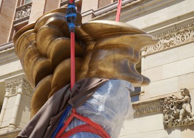 043018_cityhallsculptureinstall_1045