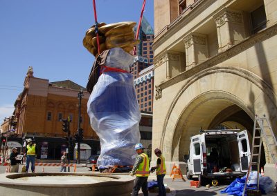 043018_cityhallsculptureinstall_1079