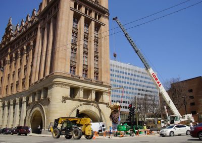 043018_cityhallsculptureinstall_1281