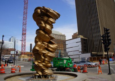 043018_cityhallsculptureinstall_1444