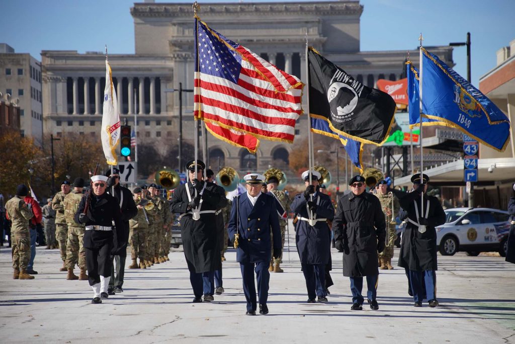 00_111018_veteransdayparade_0638