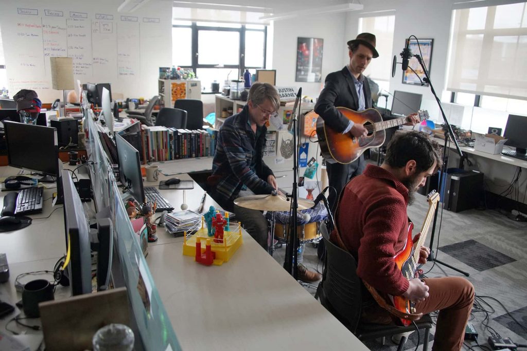 00_033019_tinydesk_0301