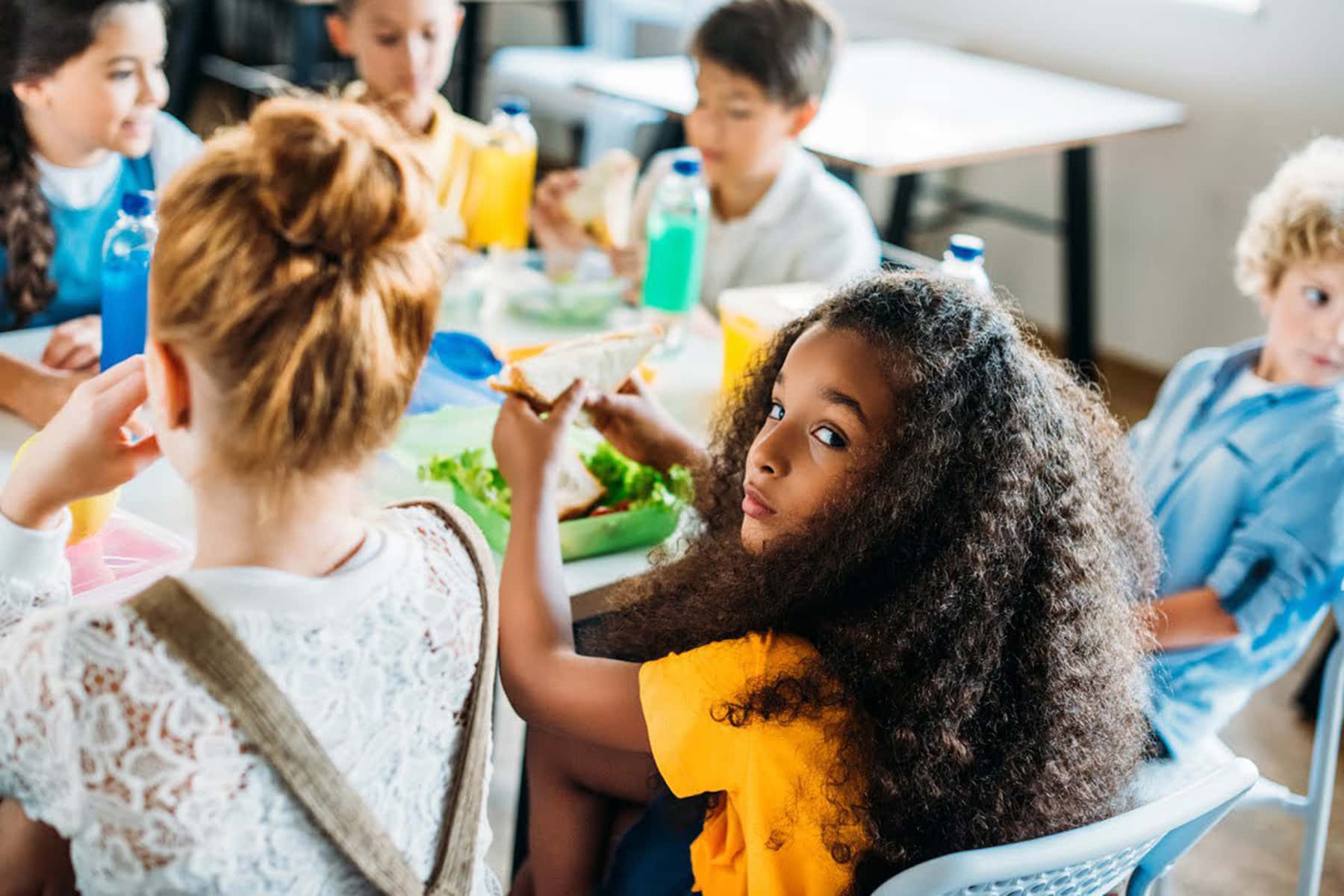 Lunch Room - Elite Milwaukee school strives to disrupt student cliques by ...