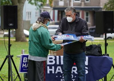 100320_bidenyardsign_218