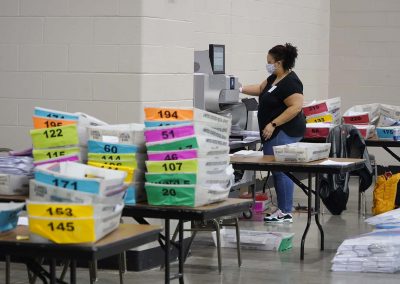 a112320_voterecountday04_0132