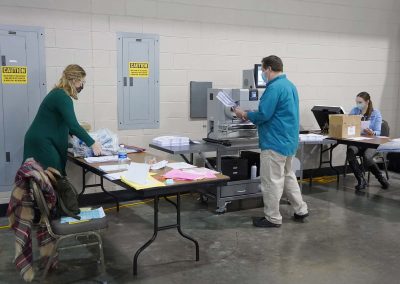 b112320_voterecountday04_0431