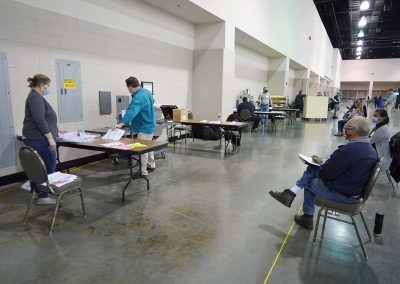 b112320_voterecountday04_1098