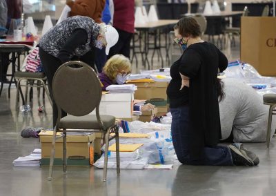 c112320_voterecountday04_0668