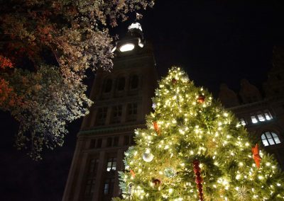 x1_111518_treelighting_0606