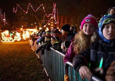 x2_111518_treelighting_1405