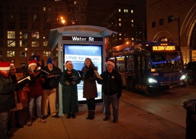 x4_121719_holidaymcts_330