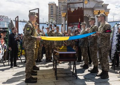 092522_UkraineDefendersDay_51_STK_DropOfLight_03