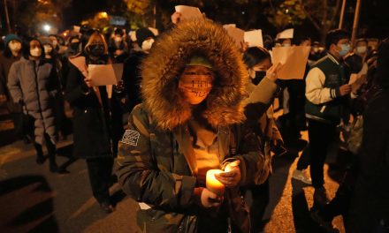 Angry crowds across China protest Xi Jinping’s “zero COVID” lockdown policy in unprecedented rebuke