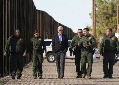 010923_BidenBorderVisit_09_AndrewHarnik