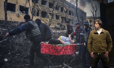 Evgeniy Maloletka’s image of Mariupol hospital attack wins multiple photo awards including Pulitzer Prize