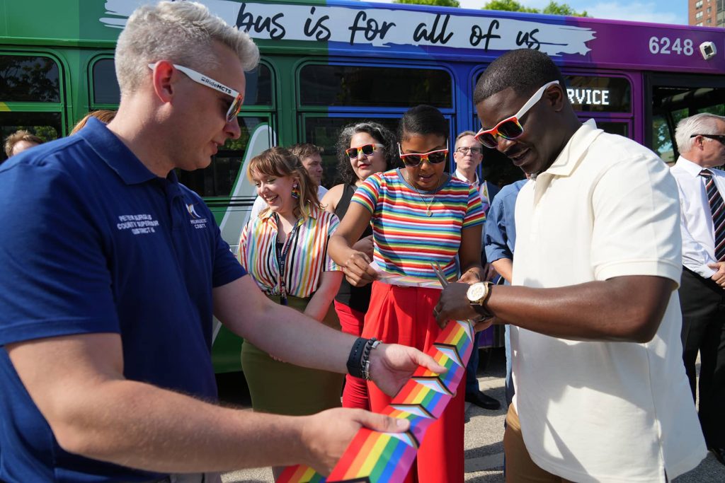 00_053123_PrideBus2023_0973