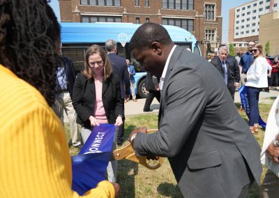 060523_RibbonCuttingBRT_1655