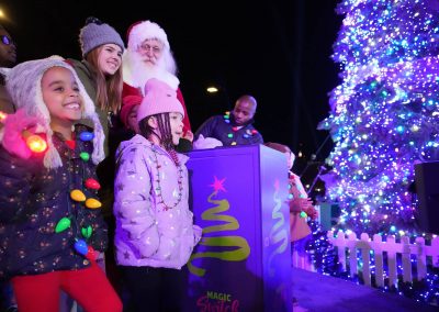 111723_HolidayTreeLight_1063