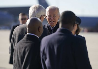 122023_BidenTrumpVisit_04b_EvanVucci