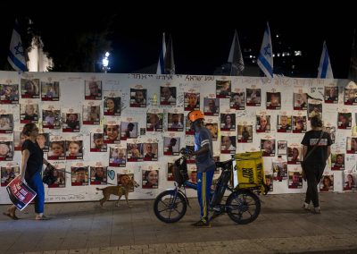 011324_Gaza100DaysFamily_a01BernatArmangue