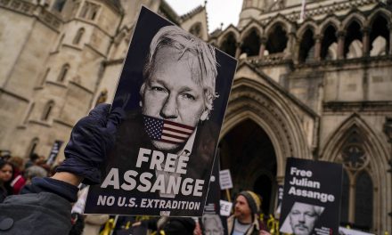 WikiLeaks trial: Julian Assange faces last legal roll of the dice for avoiding extradition to U.S.